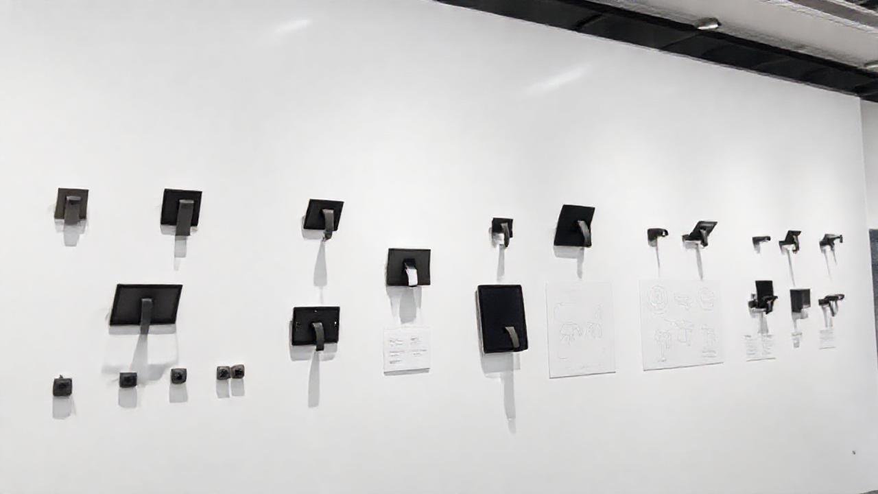 Presentación minimalista de productos con luz