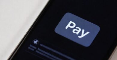 Usuario frustrado con Apple Pay falla