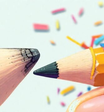 Un lápiz frustrado y colorido se desgasta