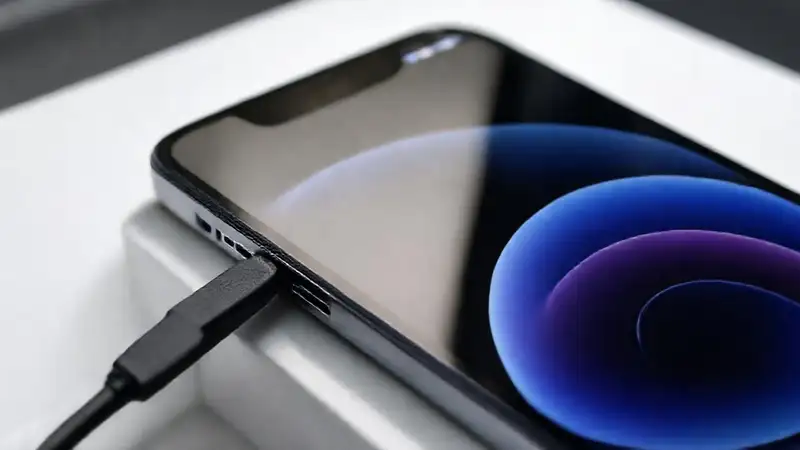 iPhone 15: diseño moderno, USB-C