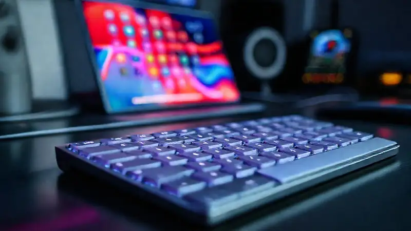 Diseño de teclado digital moderno y vibrante