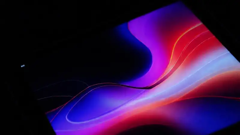 iPad: arte digital vibrante y oscuro