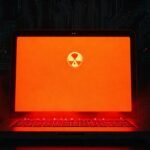Una laptop oscura alberga malware peligroso