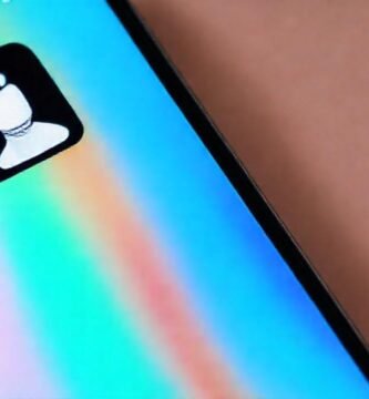 Un smartphone moderno facilita compras digitales